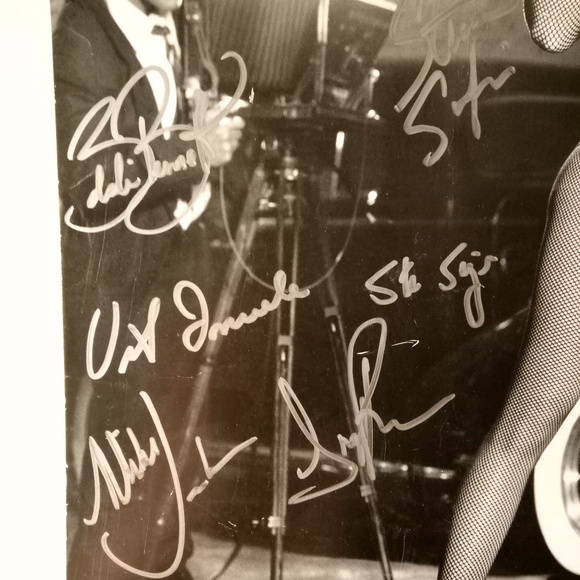 Signed Broadway cast photo Chicago - Picture 3 of 7